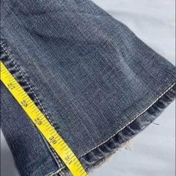 Women’s 28 x 32” Miss Me Boot jeans - Picture 9 of 10